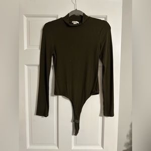 Bozzolo green turtleneck bodysuit size large